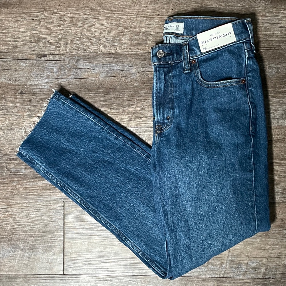 NWT Abercrombie & Fitch Mid Rise 90s Straight Leg Denim Jeans